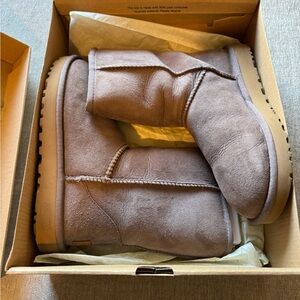 UGG Classic Short 2